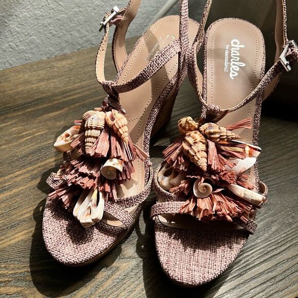 Charles by Charles David cork wedges 🌺 straw & shell embellishments 🌺 8.5 - Picture 1 of 8